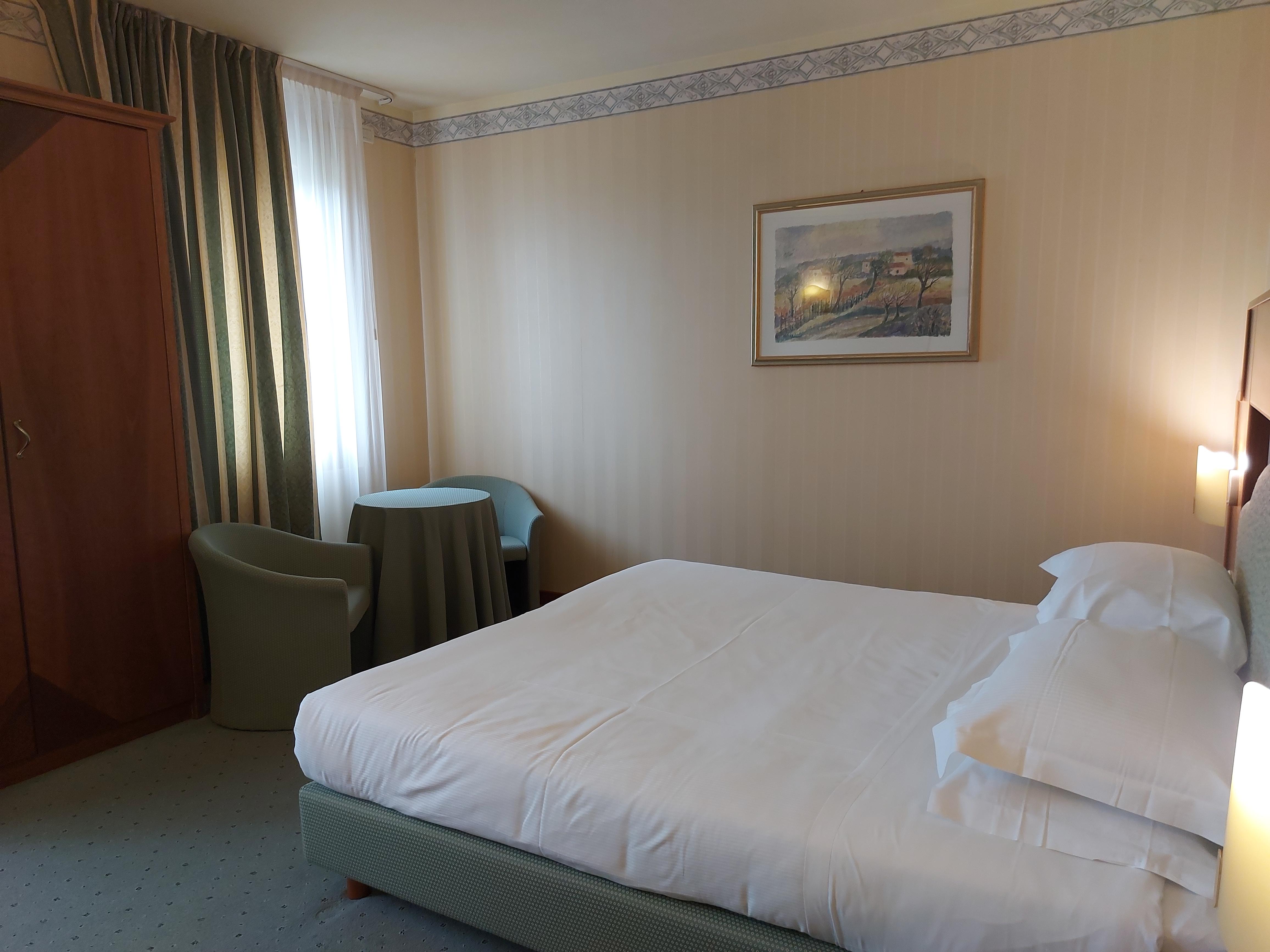 Phi Hotel Astoria Susegana Exteriör bild