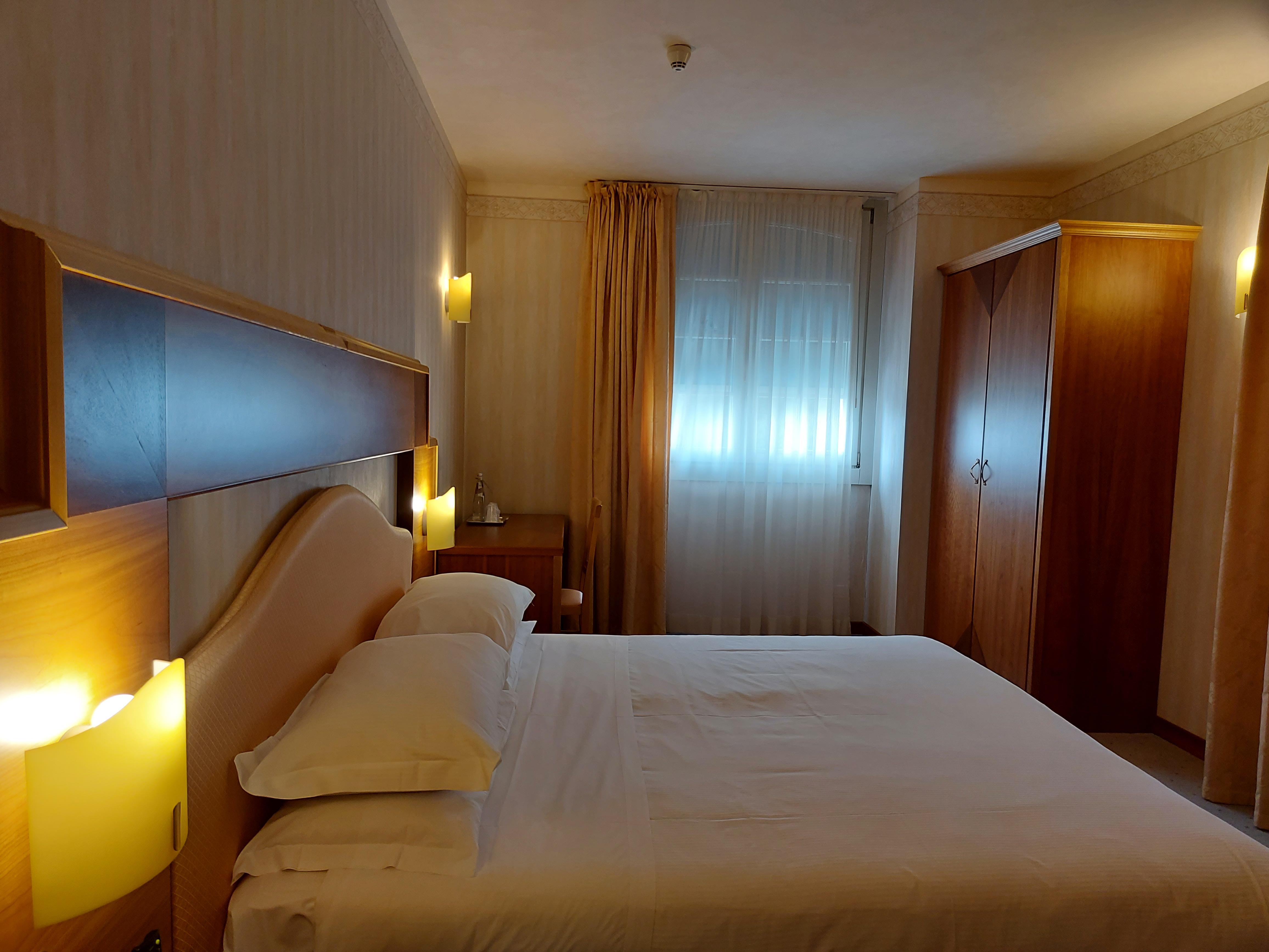 Phi Hotel Astoria Susegana Exteriör bild