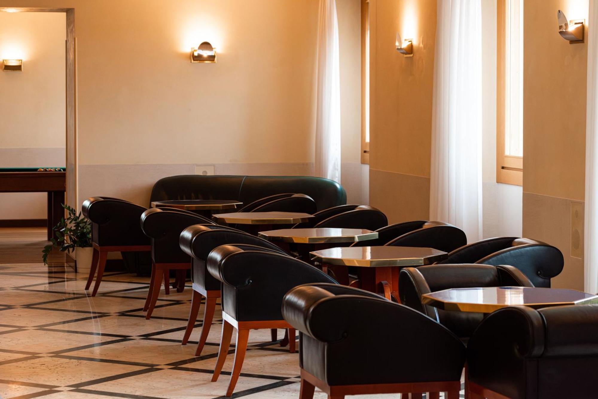 Phi Hotel Astoria Susegana Exteriör bild