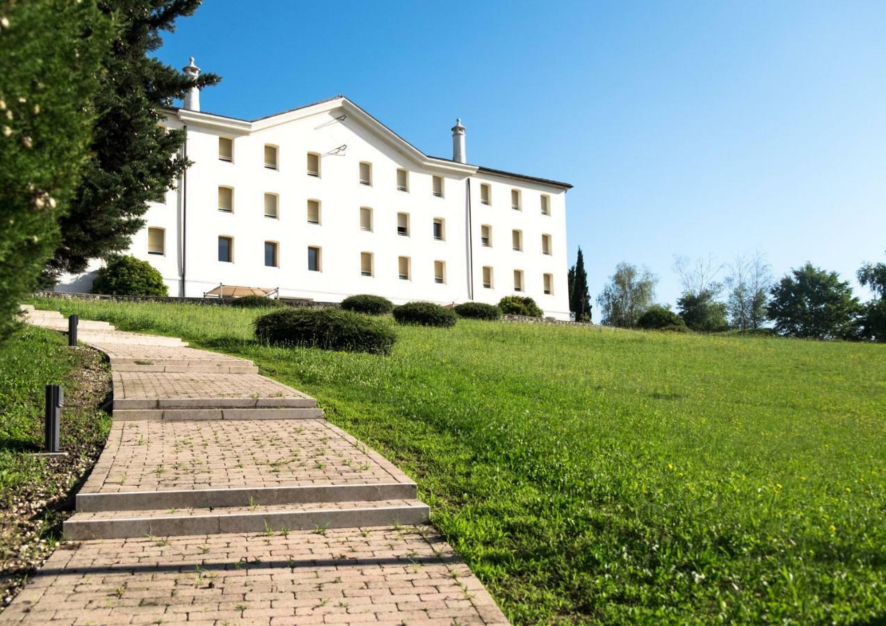 Phi Hotel Astoria Susegana Exteriör bild